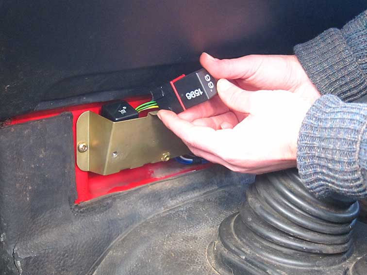 Fitting new wiper relay