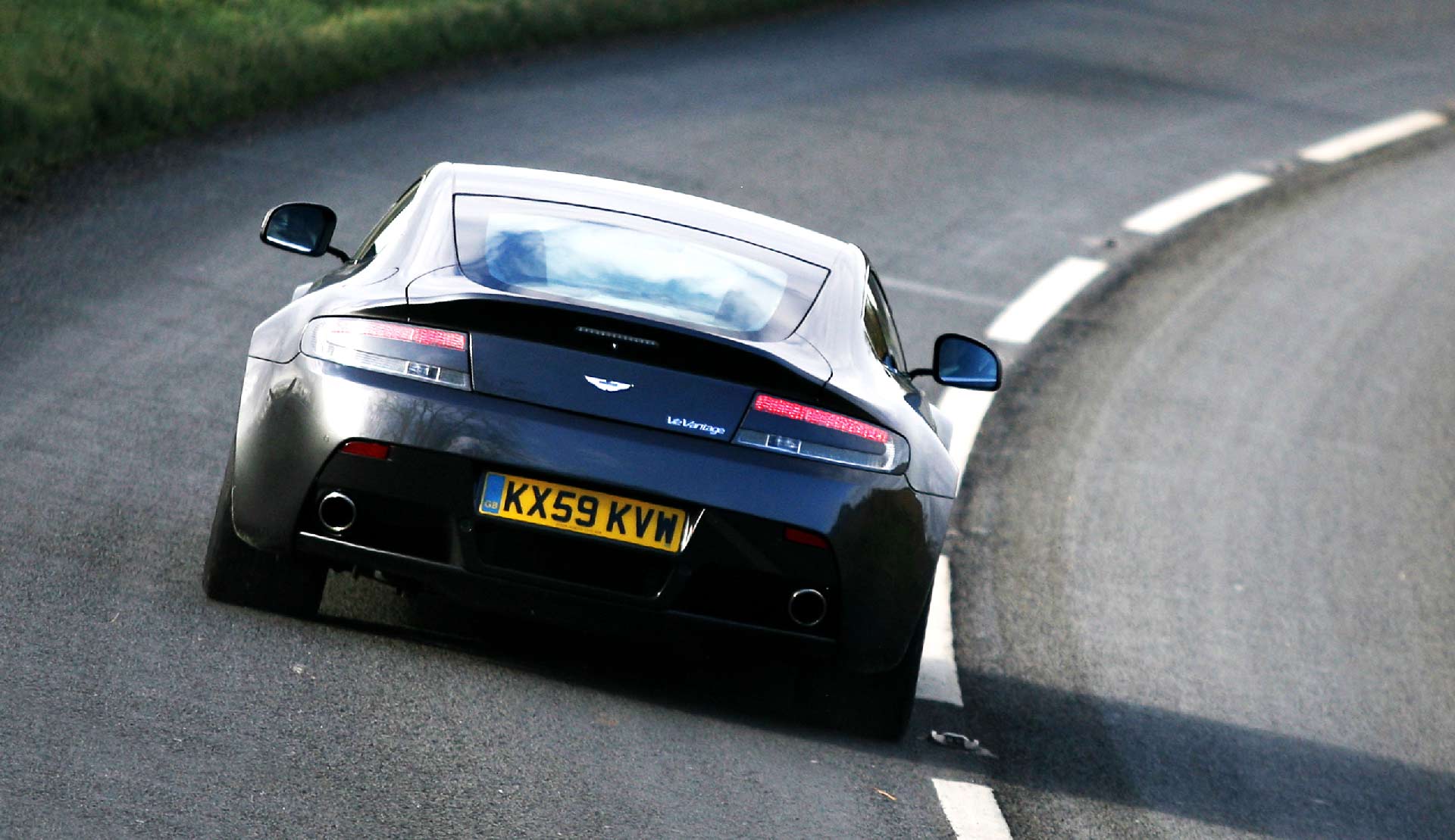 2010 AstonV12Vantage 19